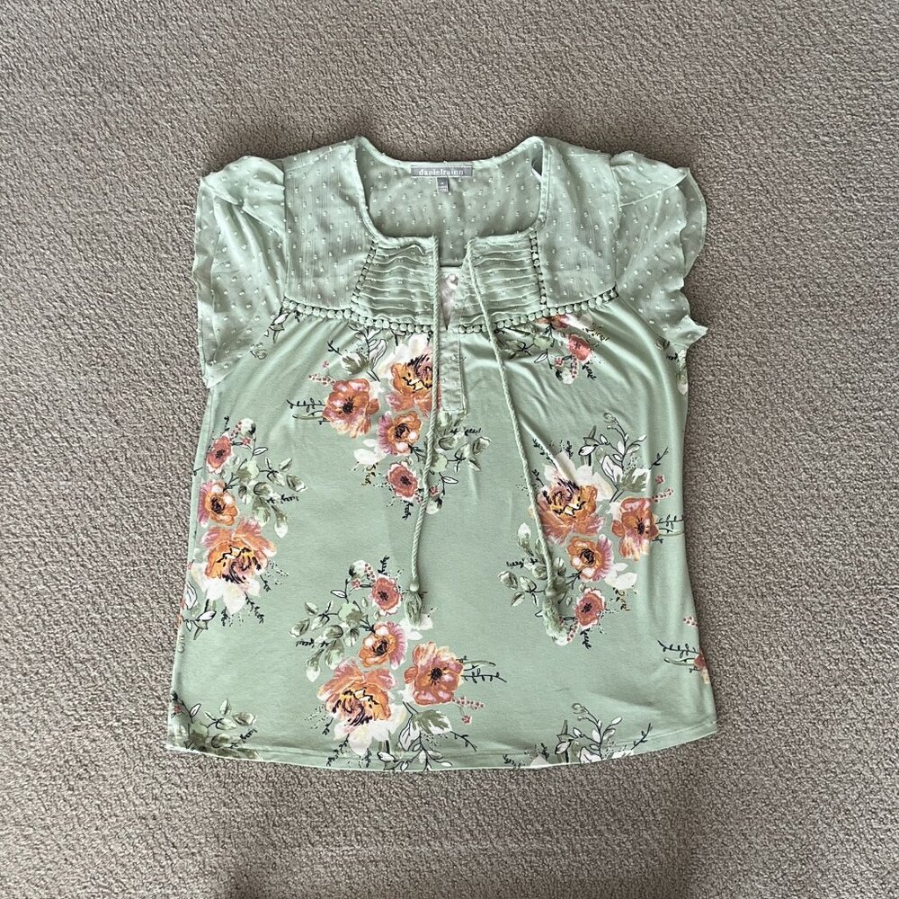 Spring Top - Picture 2 of 4